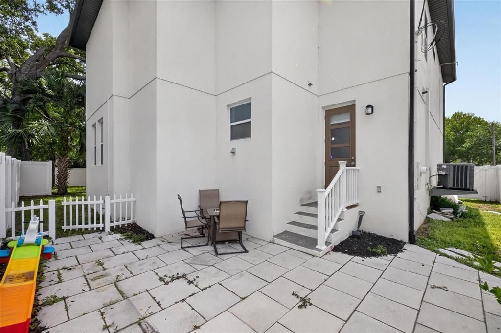 En Venta: $925,000 (4 camas, 3 baños, 2370 Pies cuadrados)