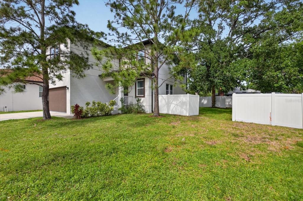 En Venta: $925,000 (4 camas, 3 baños, 2370 Pies cuadrados)