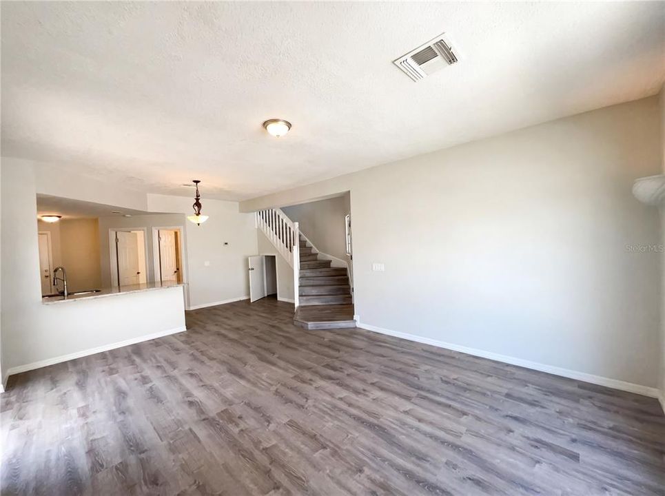 En Venta: $260,000 (3 camas, 2 baños, 1401 Pies cuadrados)