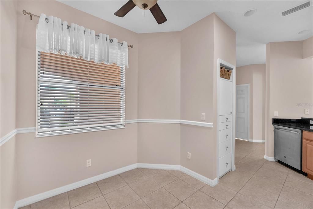 For Sale: $275,000 (3 beds, 2 baths, 1616 Square Feet)