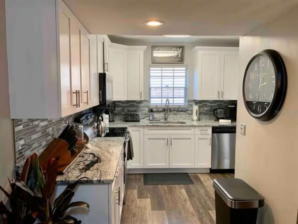 For Sale: $224,640 (3 beds, 3 baths, 1366 Square Feet)