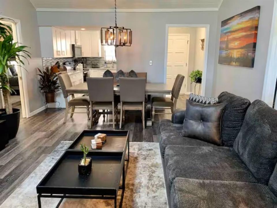 For Sale: $224,640 (3 beds, 3 baths, 1366 Square Feet)