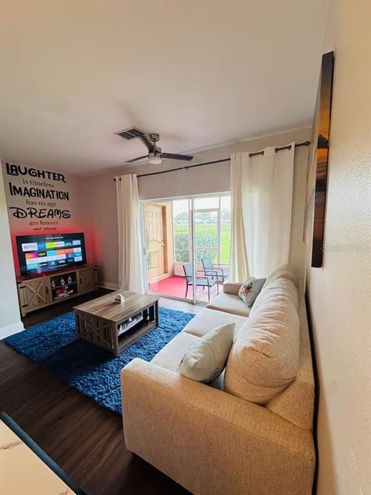 В аренду: $1,750 (2 спален, 2 ванн, 988 Квадратных фут)