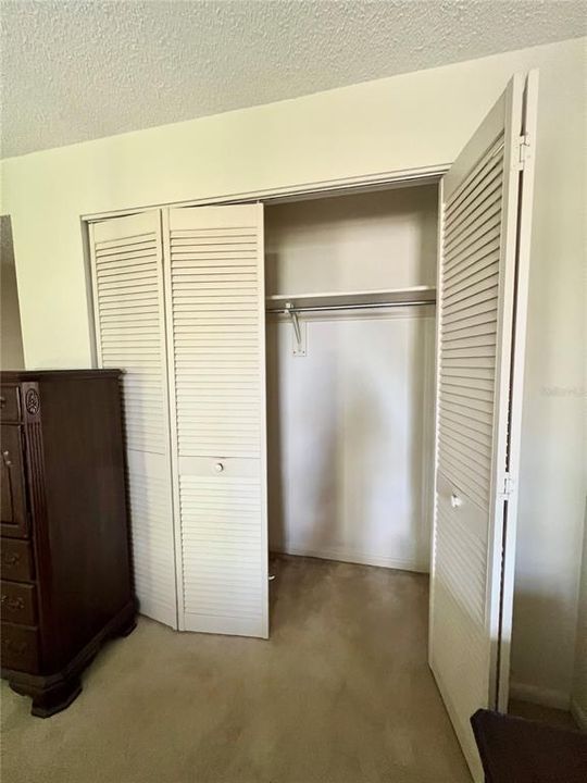 На продажу: $124,900 (2 спален, 2 ванн, 1070 Квадратных фут)