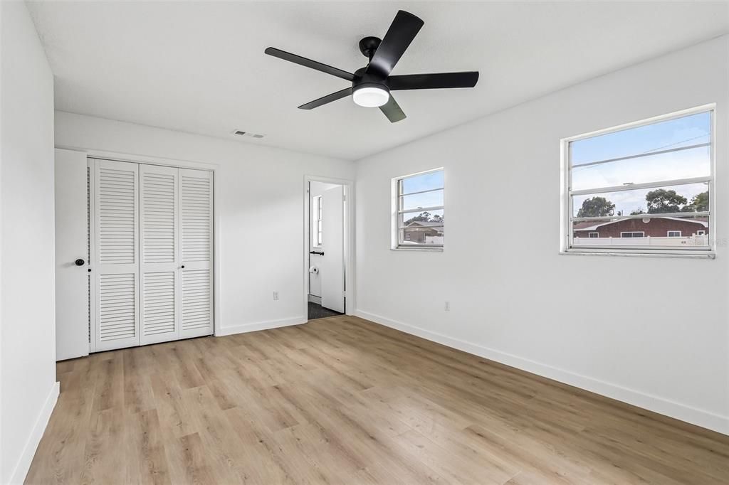 For Sale: $475,000 (4 beds, 2 baths, 1709 Square Feet)