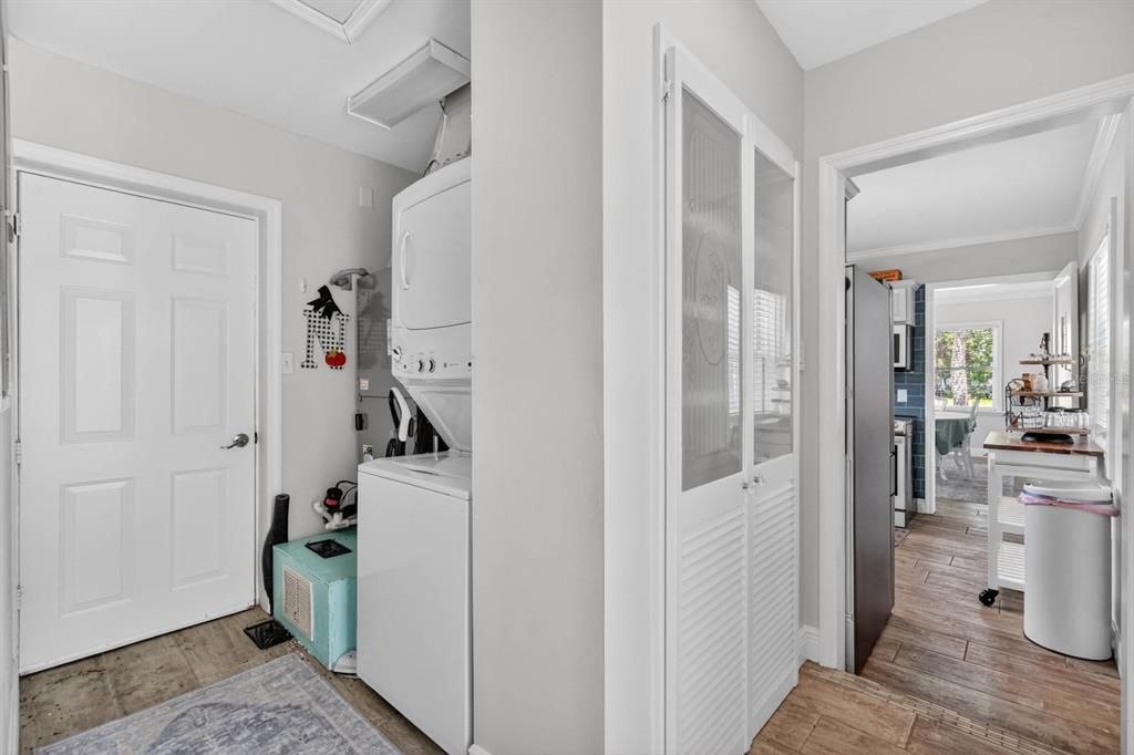 For Sale: $380,000 (4 beds, 2 baths, 1709 Square Feet)