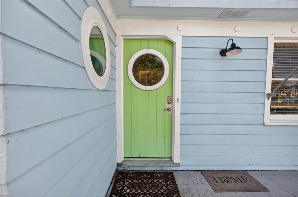 For Sale: $380,000 (4 beds, 2 baths, 1709 Square Feet)