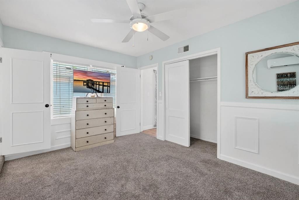 For Sale: $380,000 (4 beds, 2 baths, 1709 Square Feet)