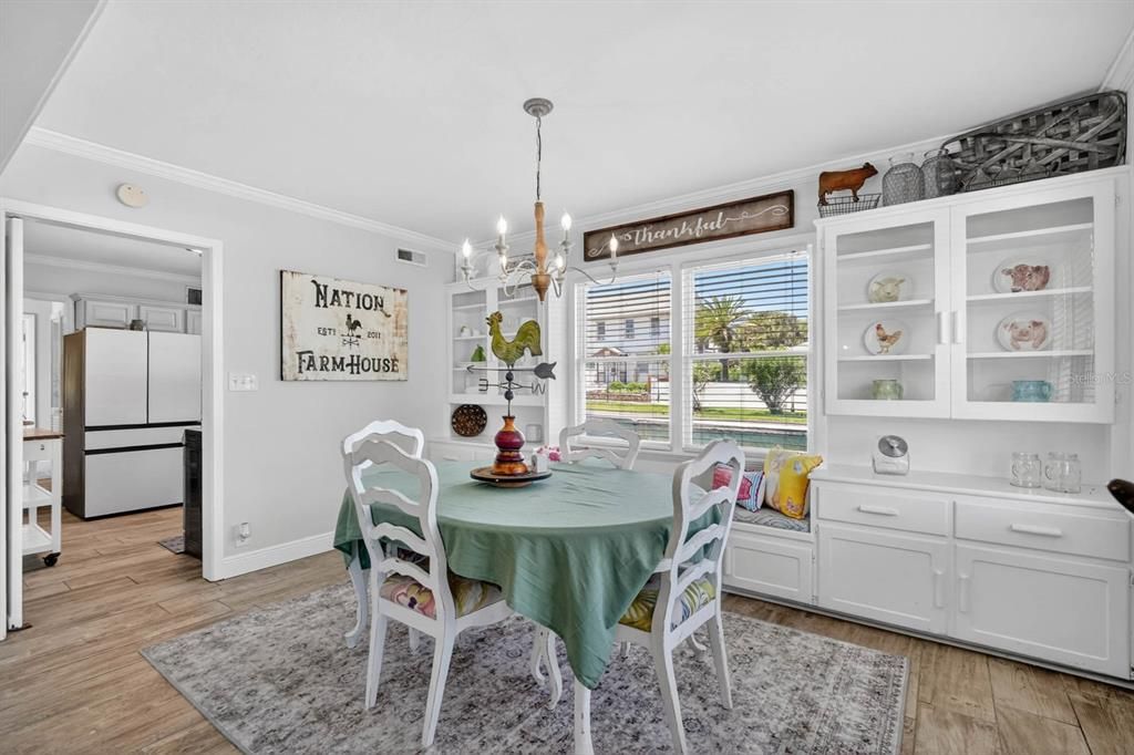 For Sale: $380,000 (4 beds, 2 baths, 1709 Square Feet)