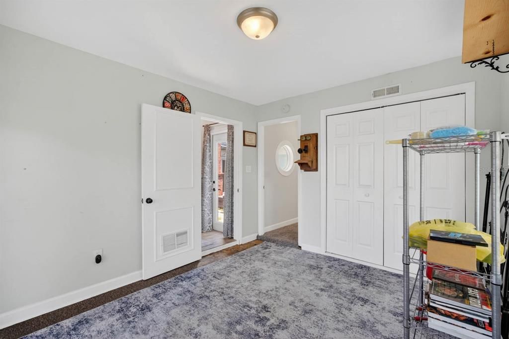 For Sale: $380,000 (4 beds, 2 baths, 1709 Square Feet)
