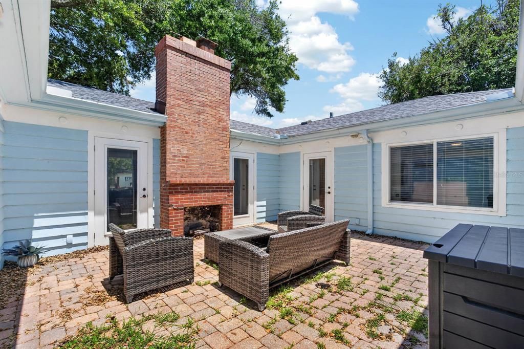 For Sale: $380,000 (4 beds, 2 baths, 1709 Square Feet)