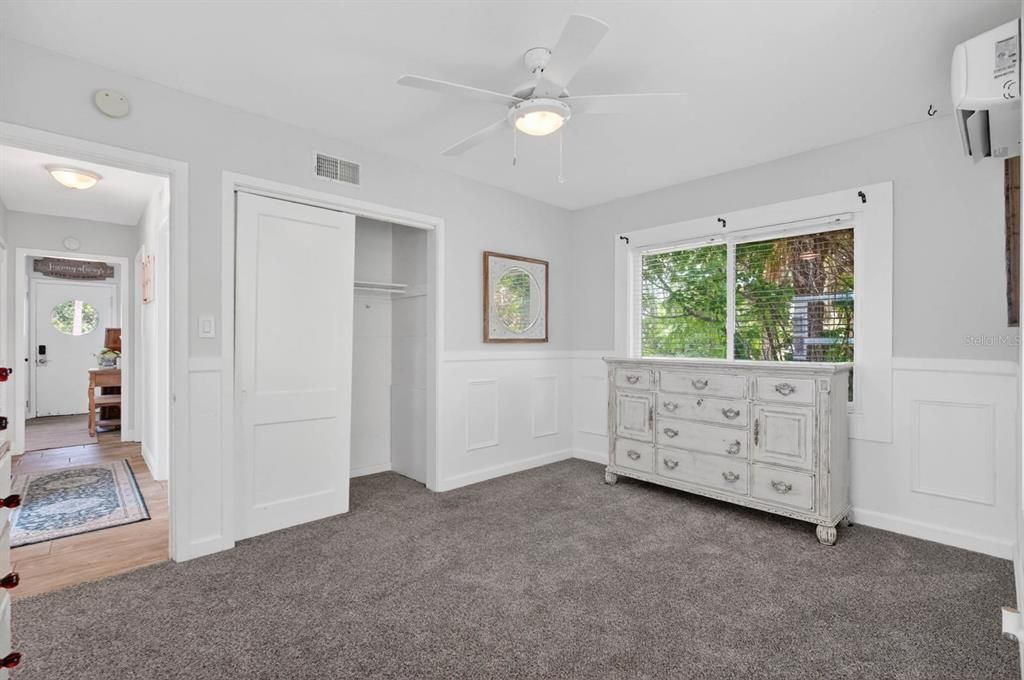 For Sale: $380,000 (4 beds, 2 baths, 1709 Square Feet)