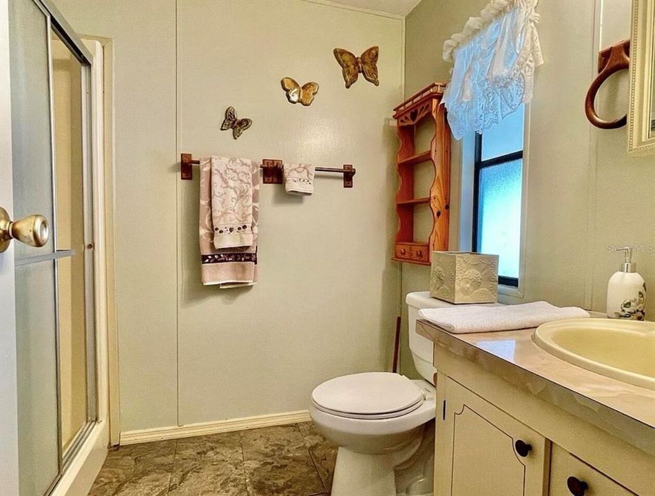 For Sale: $97,800 (2 beds, 2 baths, 900 Square Feet)