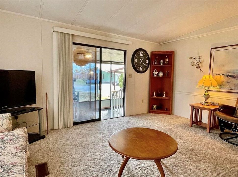For Sale: $97,800 (2 beds, 2 baths, 900 Square Feet)