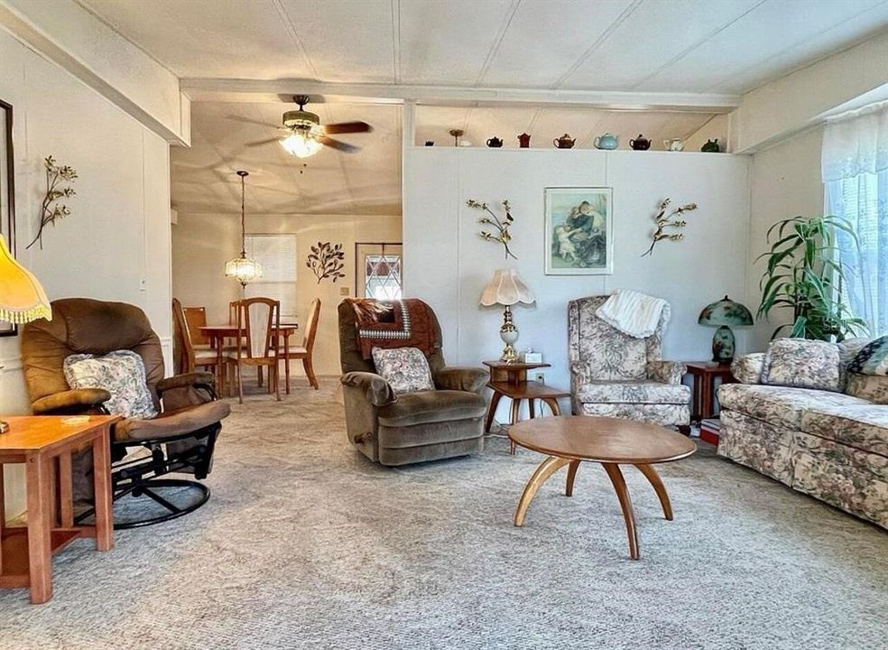 For Sale: $97,800 (2 beds, 2 baths, 900 Square Feet)