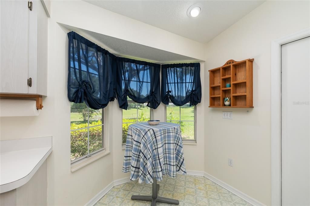 For Sale: $162,900 (2 beds, 2 baths, 1096 Square Feet)