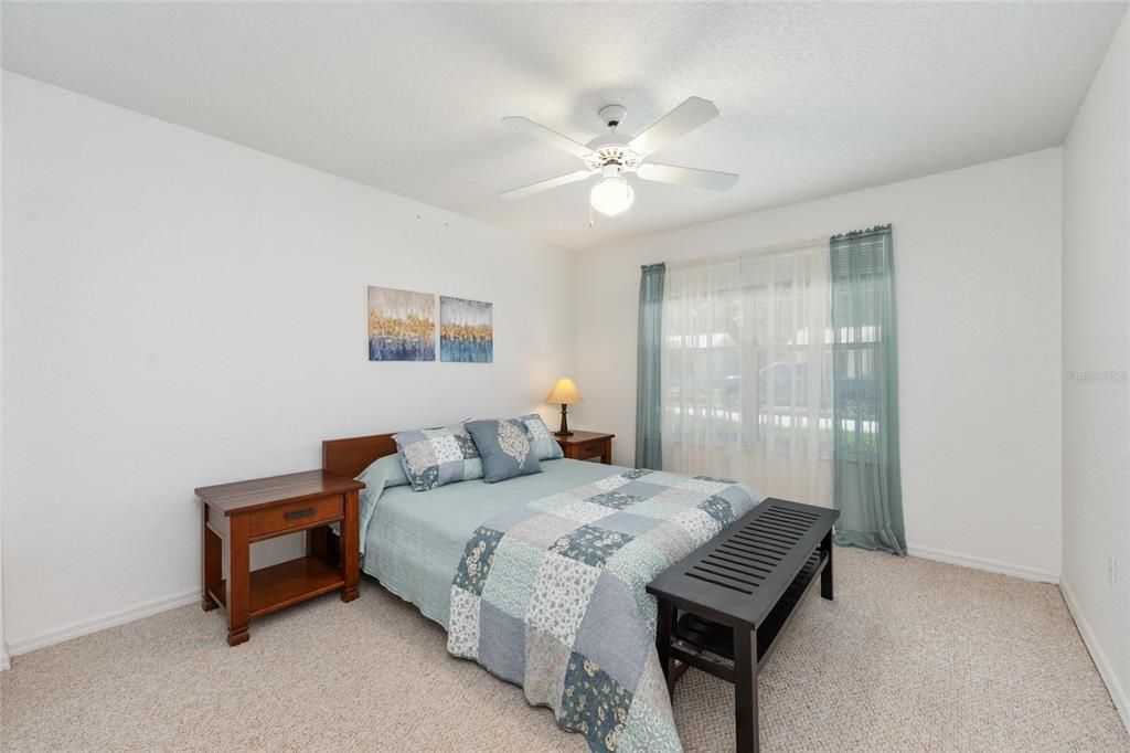 For Sale: $162,900 (2 beds, 2 baths, 1096 Square Feet)