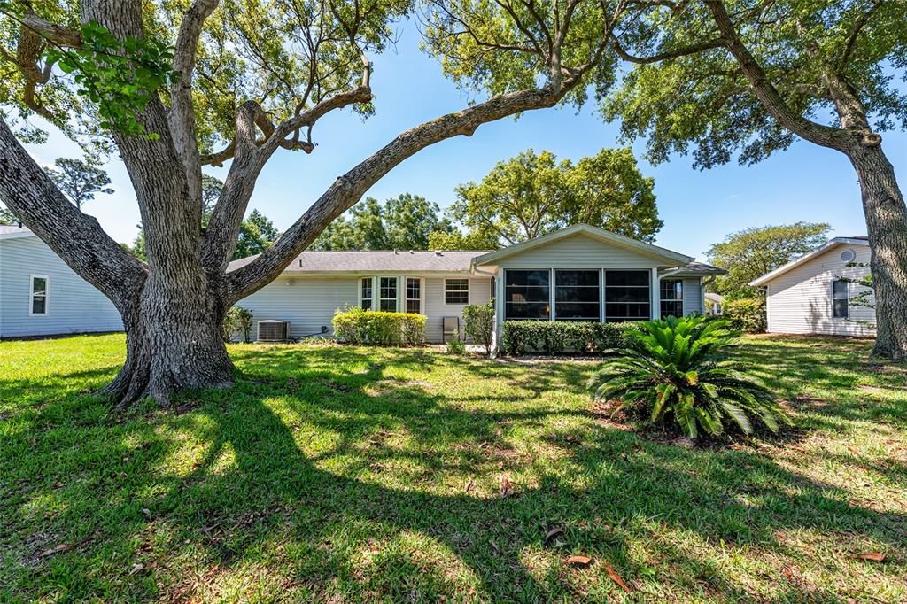 For Sale: $162,900 (2 beds, 2 baths, 1096 Square Feet)