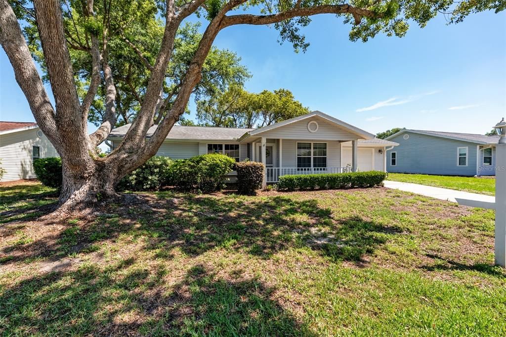 For Sale: $162,900 (2 beds, 2 baths, 1096 Square Feet)