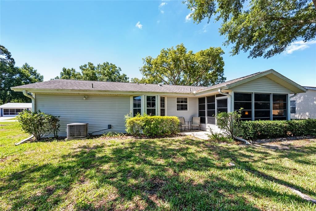 For Sale: $162,900 (2 beds, 2 baths, 1096 Square Feet)