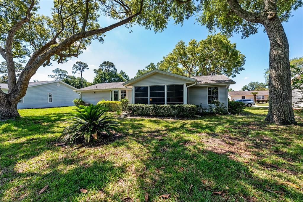For Sale: $162,900 (2 beds, 2 baths, 1096 Square Feet)