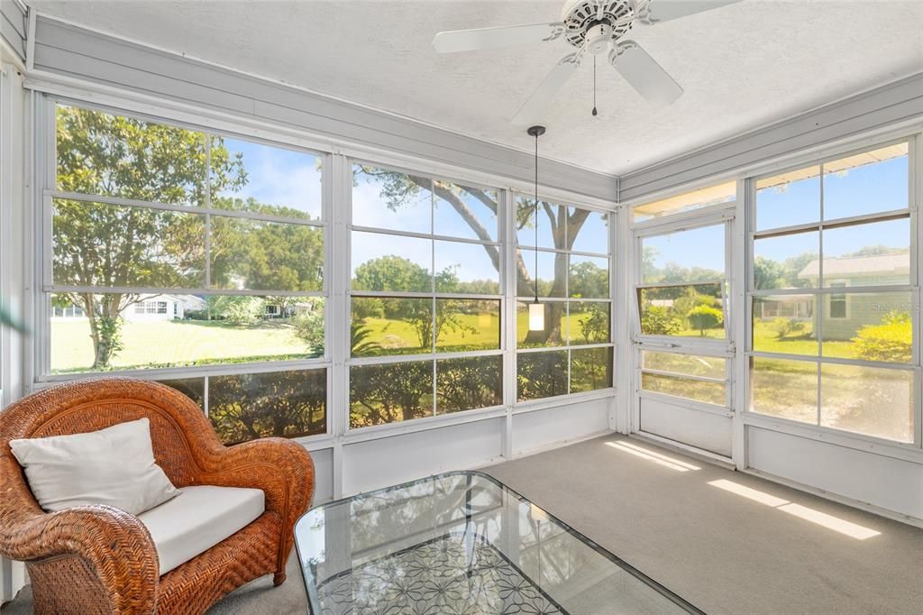For Sale: $162,900 (2 beds, 2 baths, 1096 Square Feet)