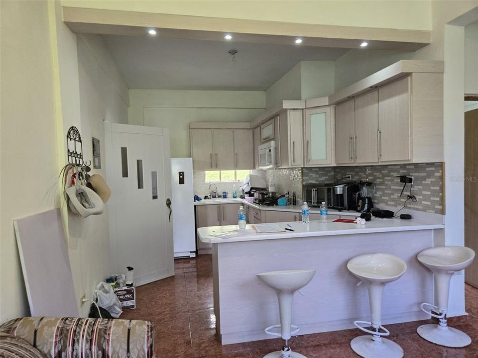 For Sale: $250,000 (4 beds, 3 baths, 1432 Square Feet)