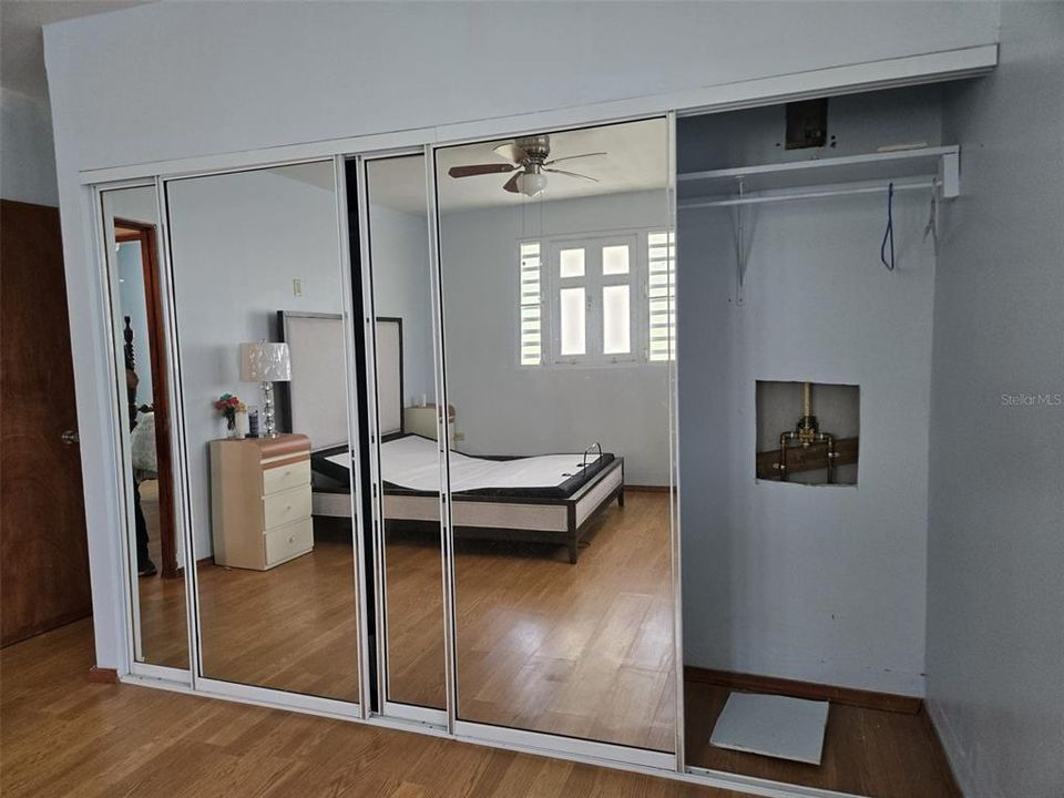 For Sale: $250,000 (4 beds, 3 baths, 1432 Square Feet)