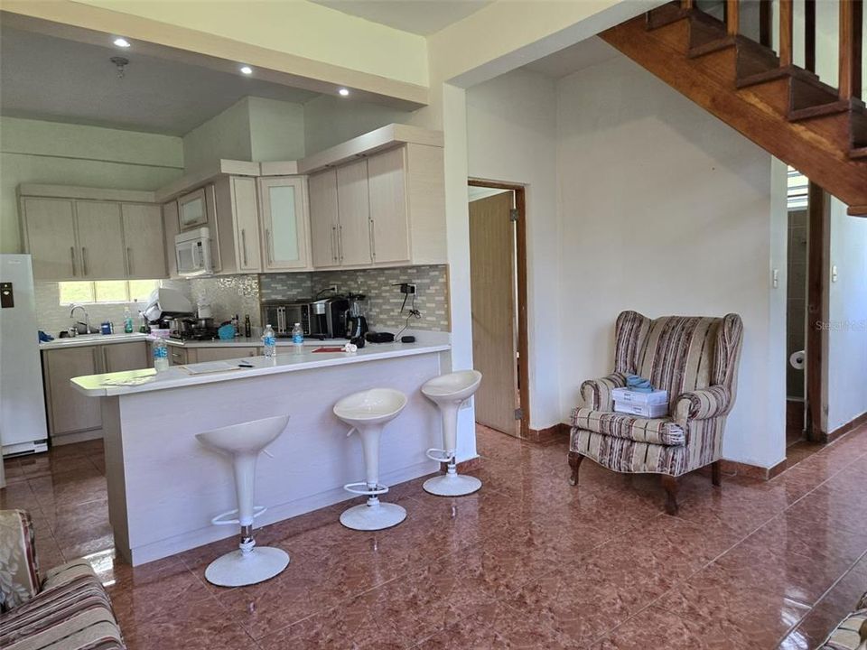 For Sale: $250,000 (4 beds, 3 baths, 1432 Square Feet)