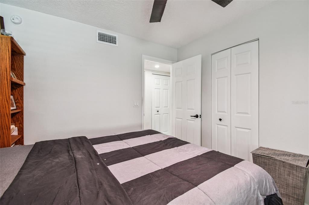 For Sale: $165,000 (2 beds, 1 baths, 813 Square Feet)