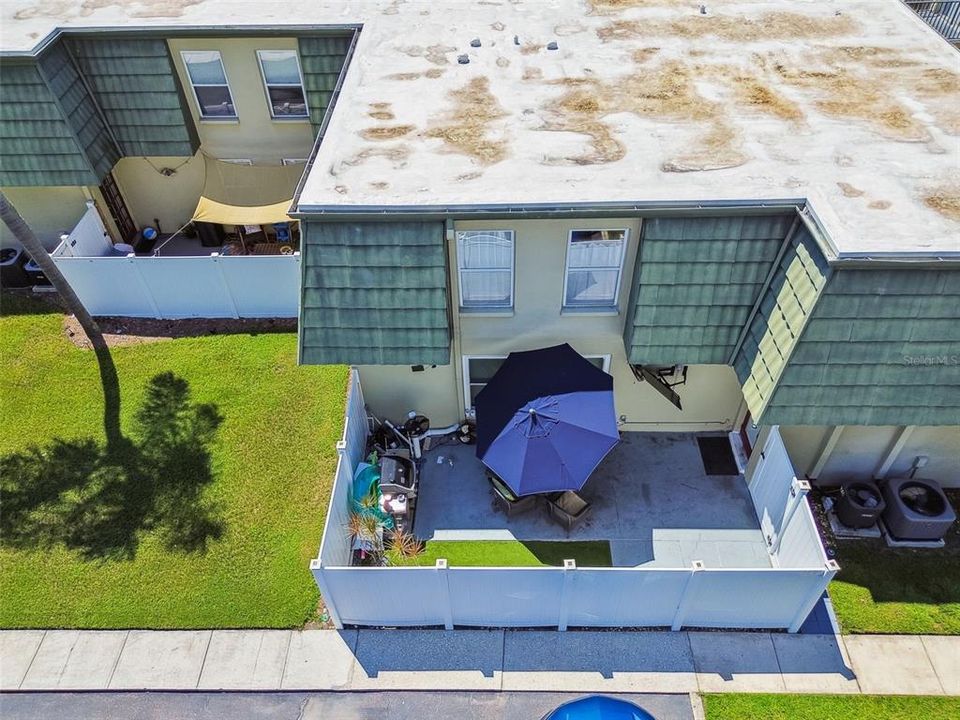 For Sale: $165,000 (2 beds, 1 baths, 813 Square Feet)