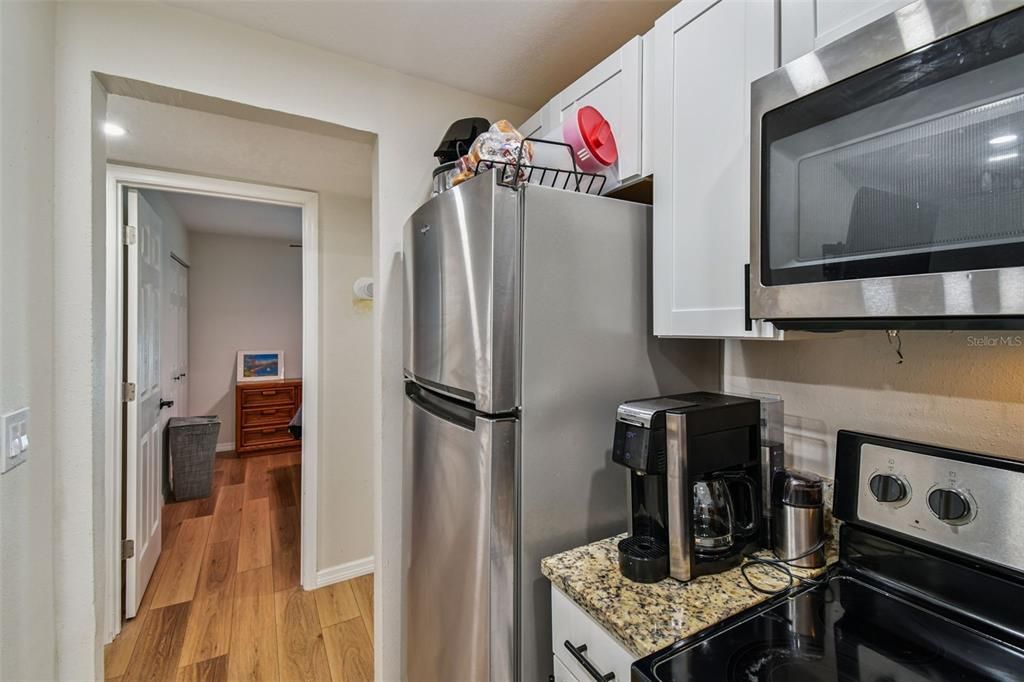 For Sale: $165,000 (2 beds, 1 baths, 813 Square Feet)