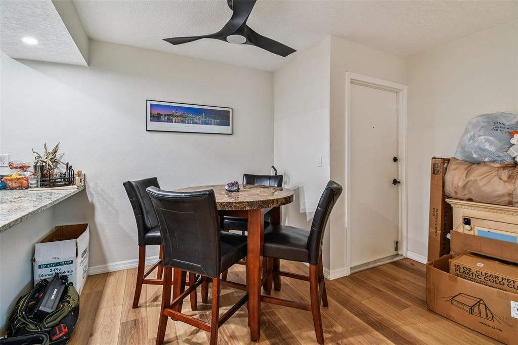 For Sale: $165,000 (2 beds, 1 baths, 813 Square Feet)