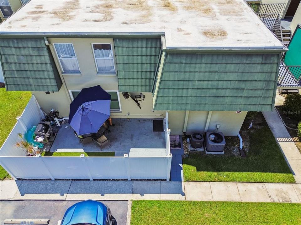 For Sale: $165,000 (2 beds, 1 baths, 813 Square Feet)
