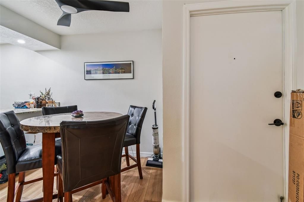 For Sale: $165,000 (2 beds, 1 baths, 813 Square Feet)