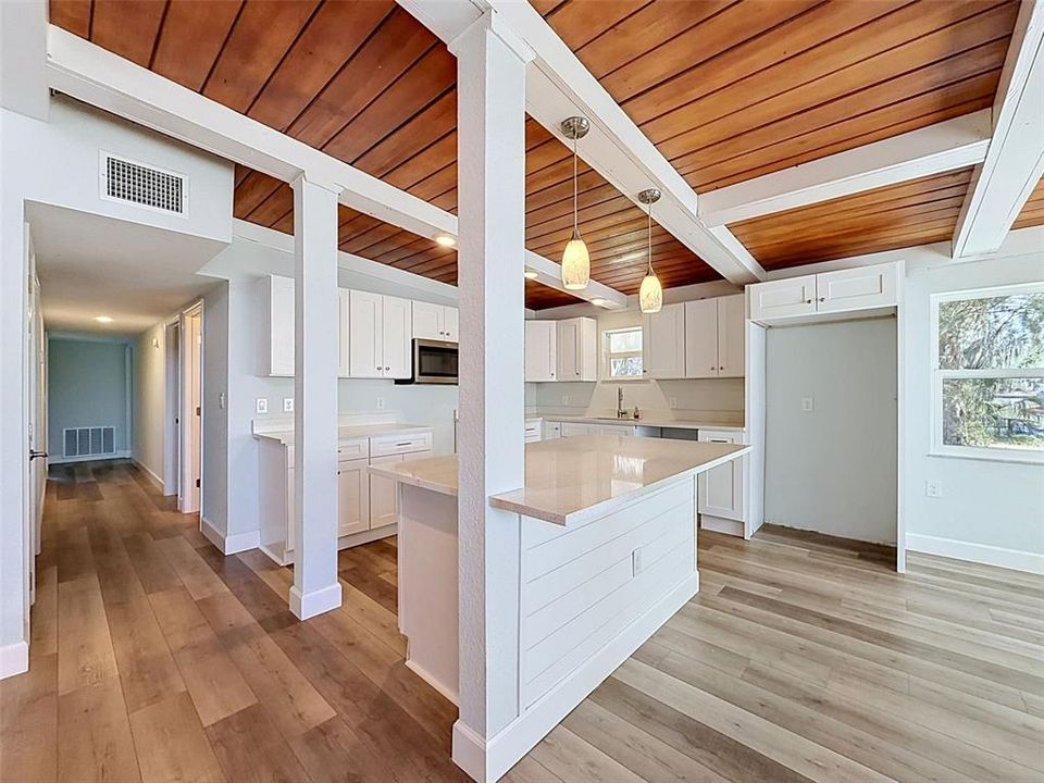 На продажу: $335,000 (3 спален, 2 ванн, 1400 Квадратных фут)