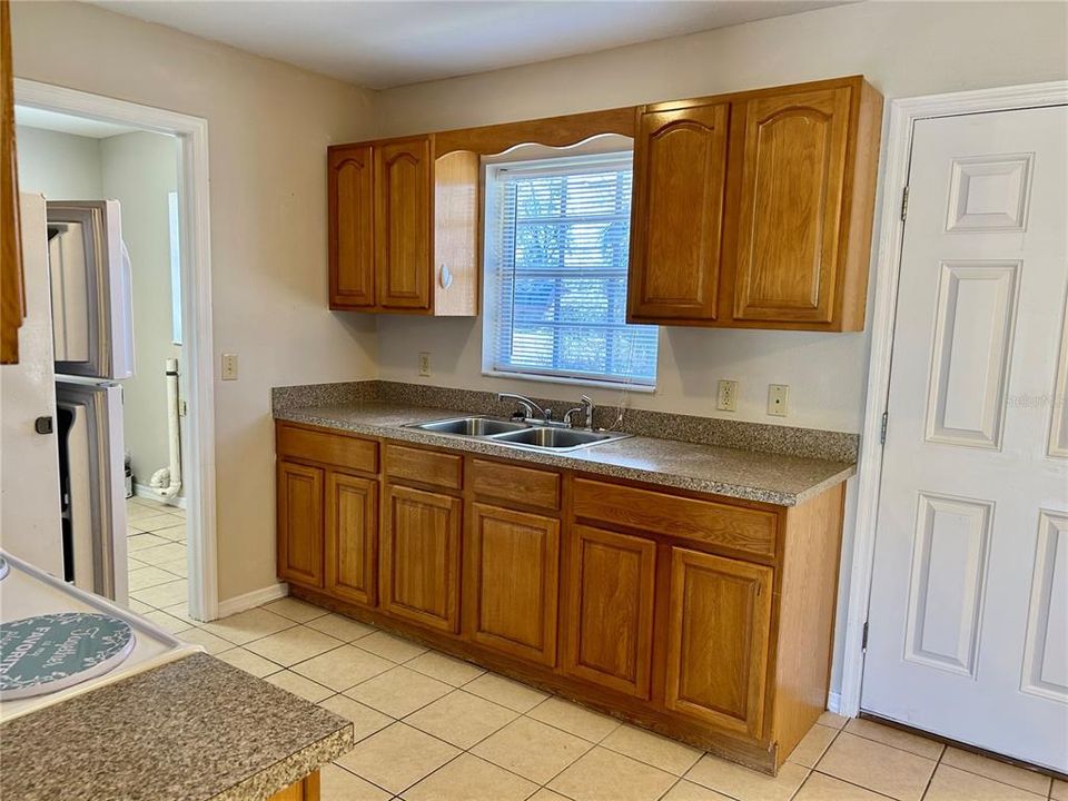 For Sale: $255,000 (3 beds, 2 baths, 1450 Square Feet)