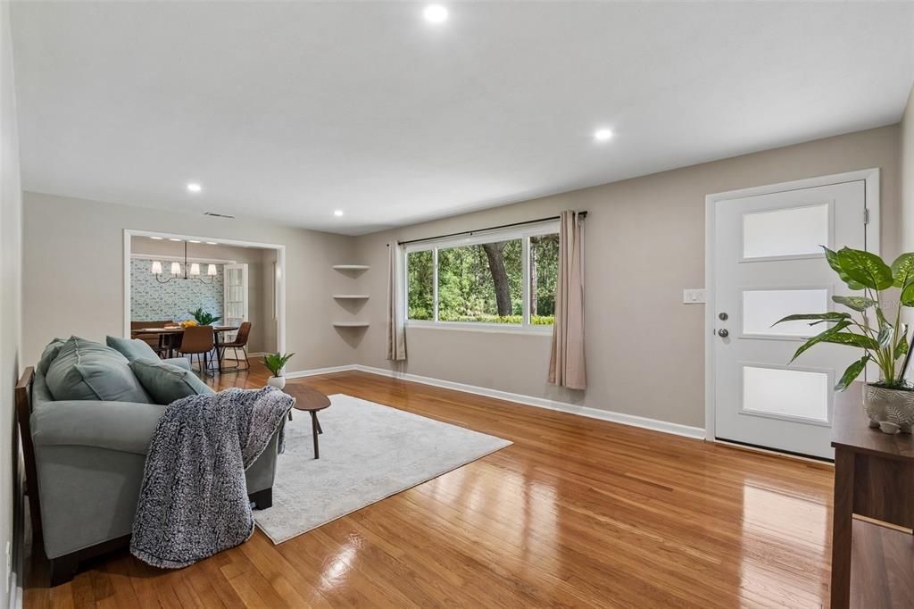 Active With Contract: $399,900 (3 beds, 2 baths, 1901 Square Feet)