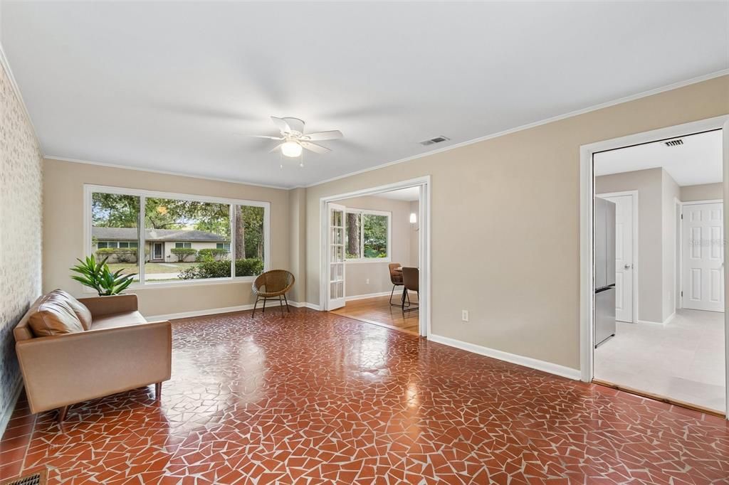 Active With Contract: $399,900 (3 beds, 2 baths, 1901 Square Feet)
