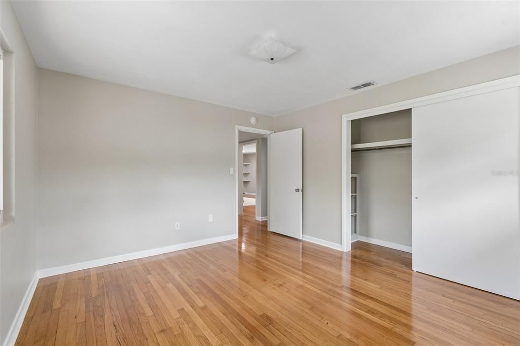 Active With Contract: $399,900 (3 beds, 2 baths, 1901 Square Feet)
