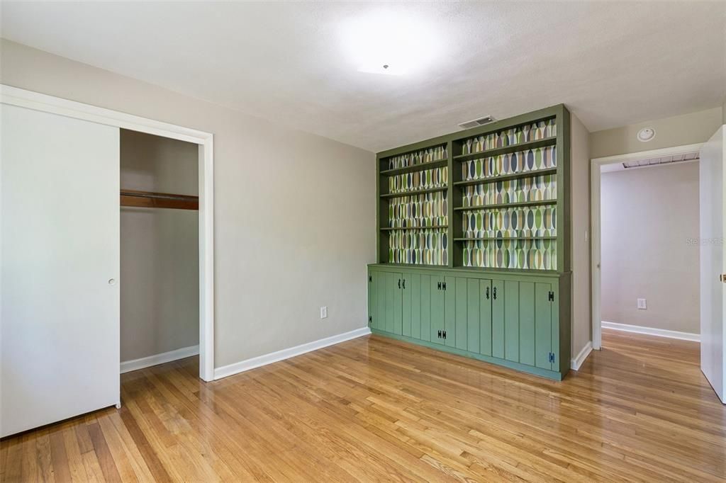 Active With Contract: $399,900 (3 beds, 2 baths, 1901 Square Feet)
