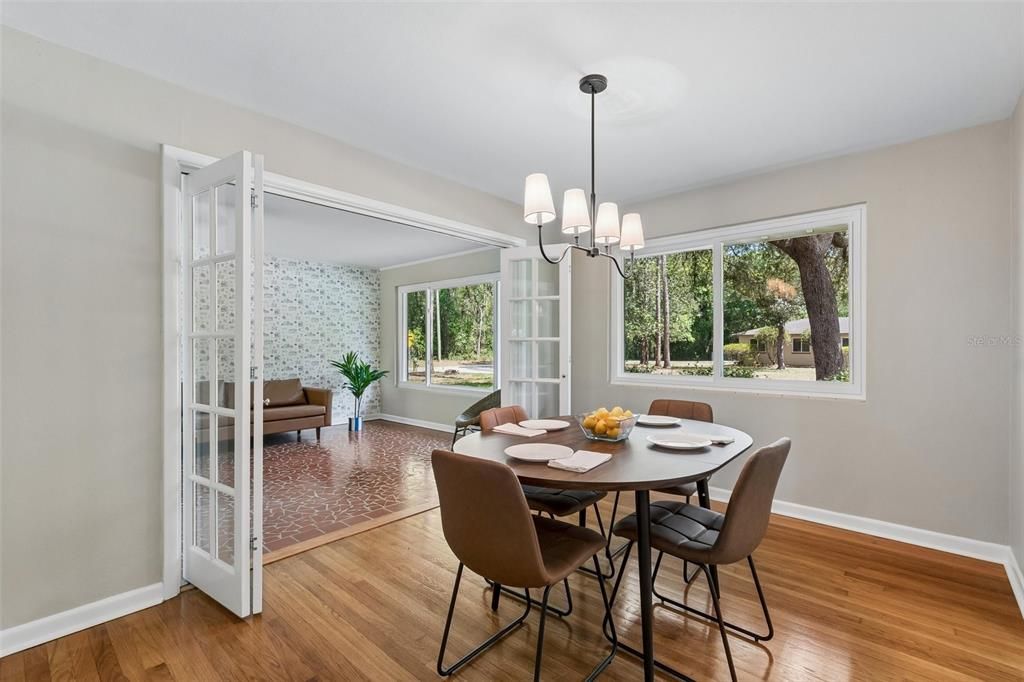 Active With Contract: $399,900 (3 beds, 2 baths, 1901 Square Feet)