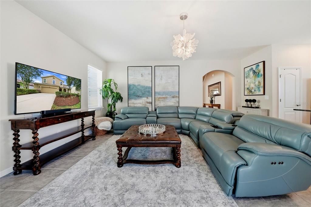 For Sale: $699,000 (5 beds, 4 baths, 3576 Square Feet)