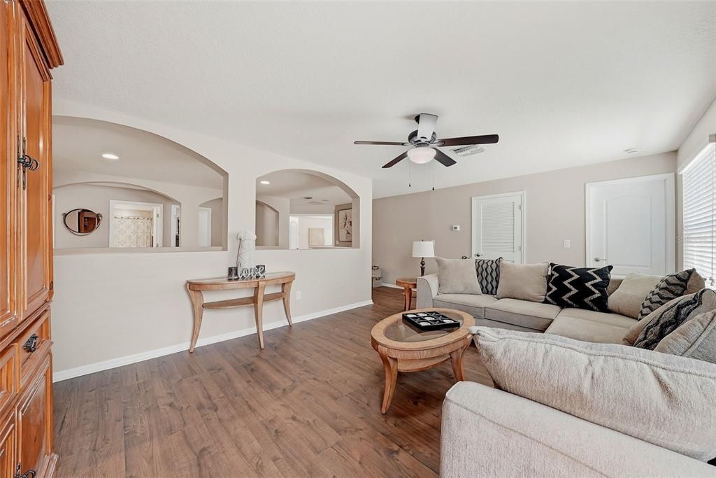 For Sale: $699,000 (5 beds, 4 baths, 3576 Square Feet)
