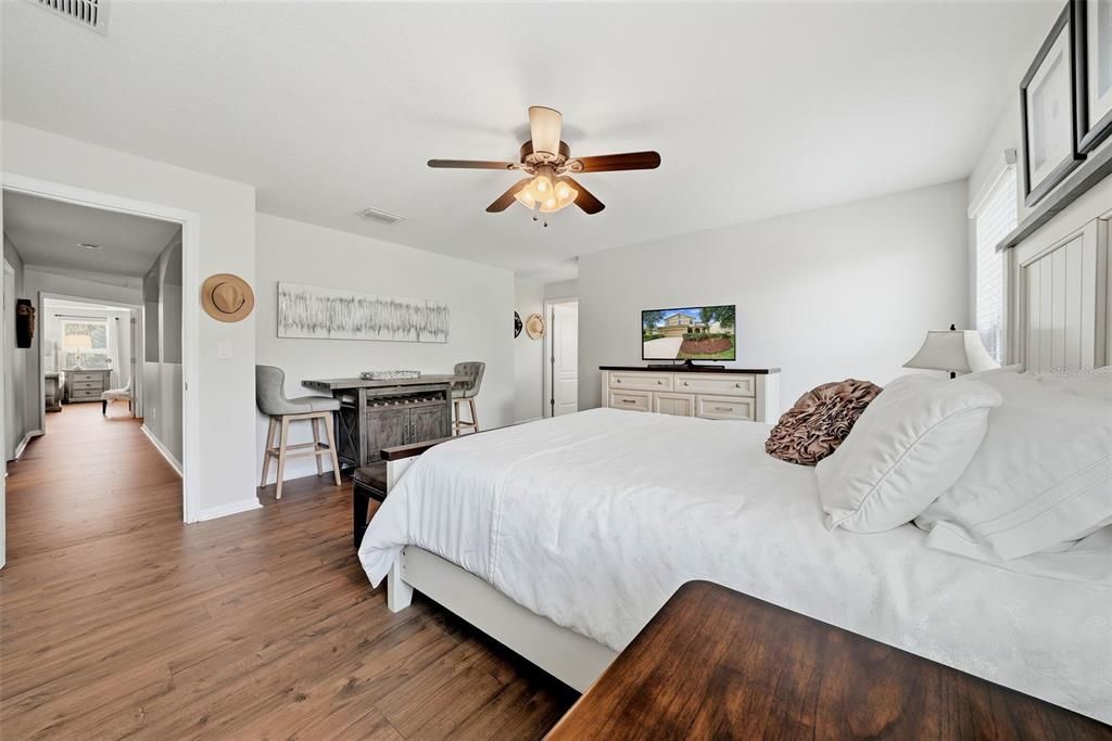 For Sale: $699,000 (5 beds, 4 baths, 3576 Square Feet)