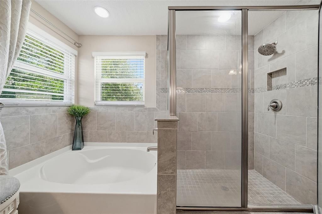 For Sale: $699,000 (5 beds, 4 baths, 3576 Square Feet)