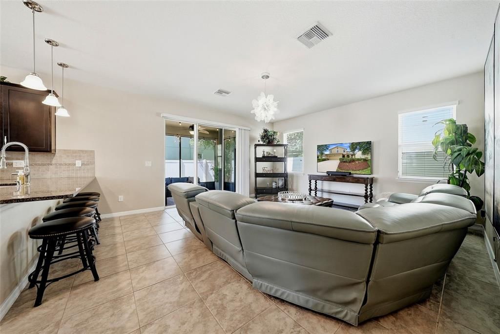 For Sale: $699,000 (5 beds, 4 baths, 3576 Square Feet)