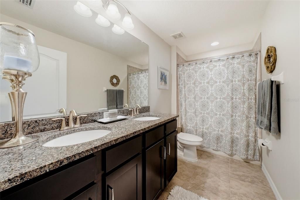 For Sale: $699,000 (5 beds, 4 baths, 3576 Square Feet)