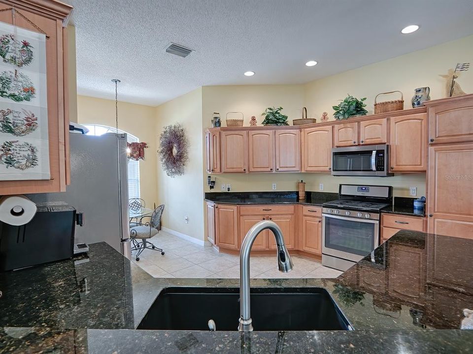 En Venta: $465,000 (3 camas, 2 baños, 2179 Pies cuadrados)