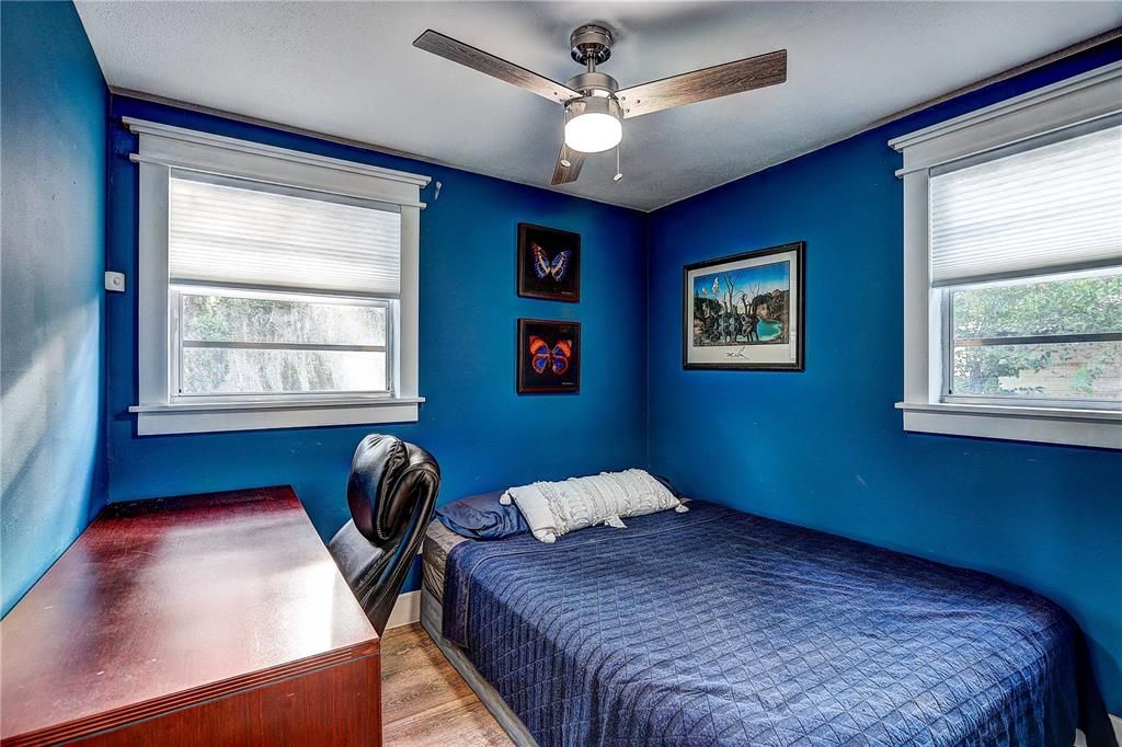 For Sale: $299,900 (3 beds, 1 baths, 1189 Square Feet)
